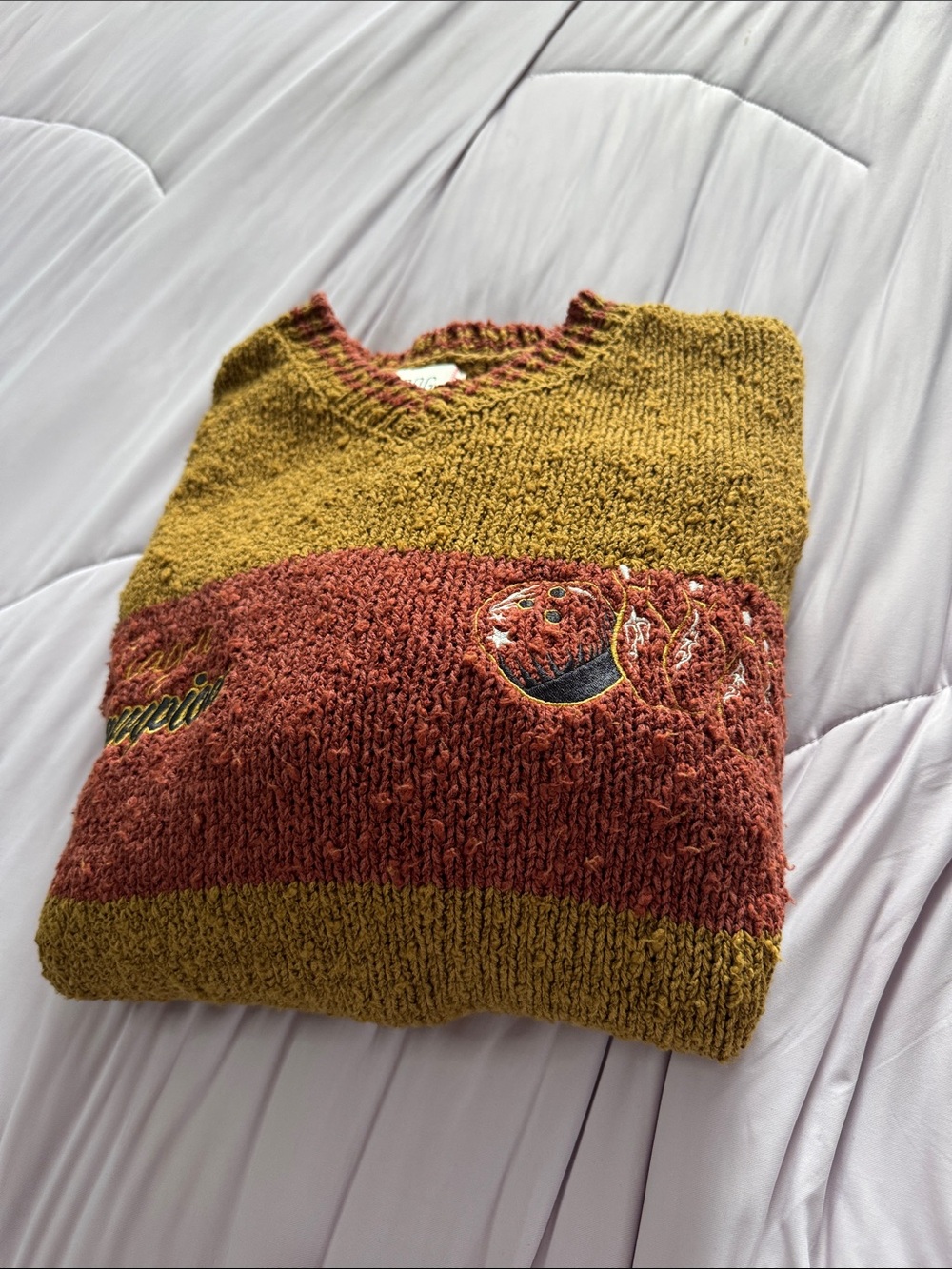 BDG Van Bowling Graphic Oversized V-neck Dad Sweater large euc urban outfitters - Picture 8 of 8